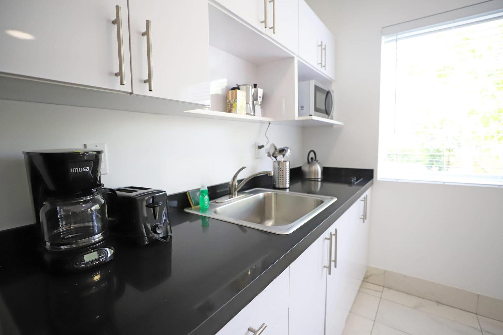 3 Minute Walk To Beach Bungalow Family Friendly Free Parking Miami Beach Bagian luar foto