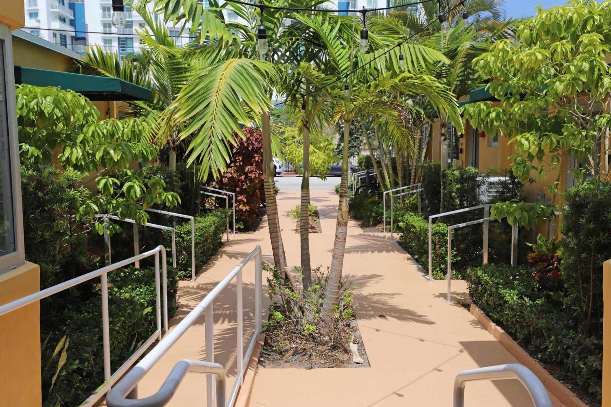 3 Minute Walk To Beach Bungalow Family Friendly Free Parking Miami Beach Bagian luar foto